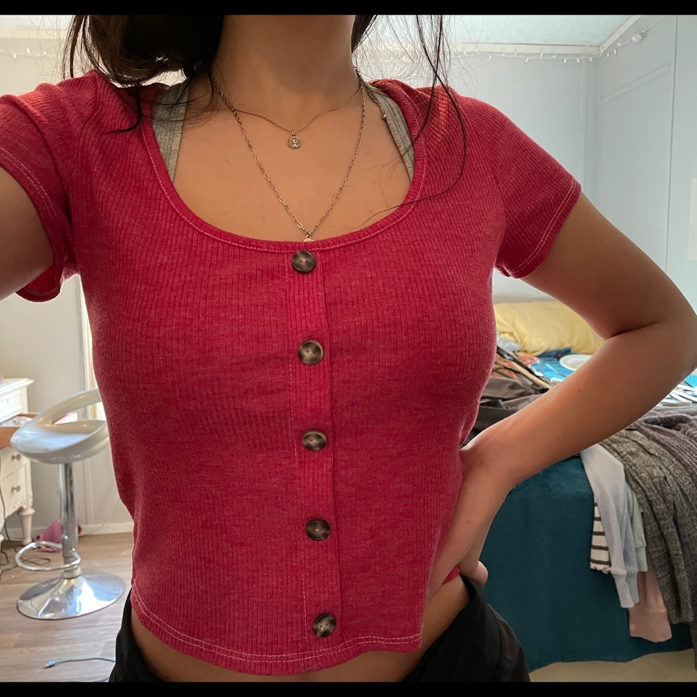 Red Top - Picture 3 of 5